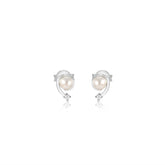 Ā Moonlit Grace Pearl Earring